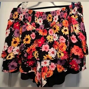 Torrid 3.5 Inch Short Gauze High-Rise Ruffle Hem Short size 3